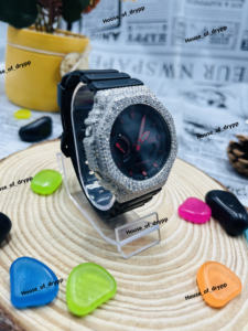 Reloj de Pulsera de Lujo Estilo Hip Hop con Diamantes de Moissanita Engastados, Bisel Pavé de Diamantes de Moissanita Plateados y Esfera Negra - Product Image 3