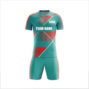 ชุดเสื้อฟุตบอลและกางเกงขาสั้นผู้ชายแบบกำหนดเอง สีน้ำเงินเหลือง ลายเรขาคณิต พิมพ์ลายแบบ Sublimation คอวี ระบายเหงื่อได้ดี ผลิตจากโพลีเอสเตอร์ ทรงสปอร์ต - Product Image 4