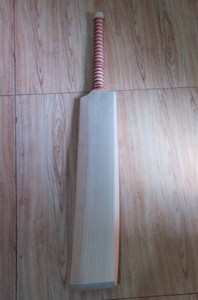 Bate de Críquet Hecho a Medida, Fabricante OEM con Etiqueta Privada, Suministro de Logotipo Personalizado para Mayoristas, Distribuidores y Marcas de Críquet - Product Image 2