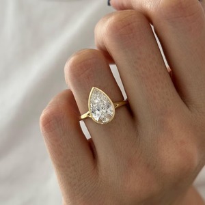 Trendy Design Pear Cut Lab Grown Diamond Bezel Set <b>Dainty</b> Split Shank 18k Yellow Gold Women's Wedding Engagement IGI <b>Ring</b> - Product Image 3