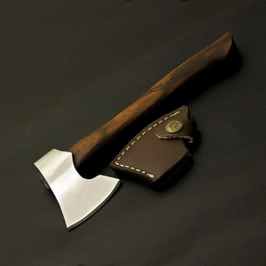 Hacha Vikinga Forjada a Mano de Acero con Alto Contenido de Carbono, Mango de Madera de Palisandro, Funda de Cuero, 24 Pulgadas de Longitud Total, para Bricolaje, Camping, Supervivencia y Corte de Leña - Product Image 1