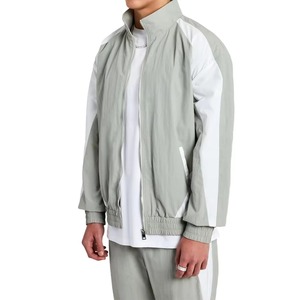 Conjunto Deportivo Corto de Nylon Estilo Vintage para Hombre, Color Azul Carolina y Blanco, Chaqueta Cortavientos y Pantalones - Product Image 6