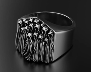 Bague de cocktail squelette gothique chrétienne en argent sterling 925 oxydé noir Bindi Jewels pour soirée - Product Image 1