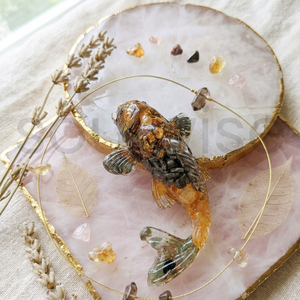 Collier pendentif poisson Dhanyog Soulwise, forme hexagonale, design religieux hindou, bijoux unisexe pour anniversaire - Product Image 6