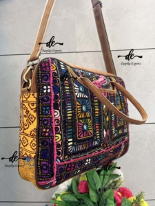 Banjara กระเป๋าหนังนิ่มสำหรับผู้หญิง, กระเป๋าคนส่งเอกสารทำมือปักลายโบโฮอินเดียวินเทจ - Product Image 6