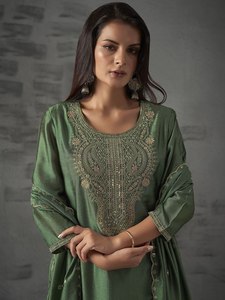 Kurta de Seda Verde para Mujer, Corte Holgado, Largo hasta el Tobillo, Traje Étnico Tradicional, Estilo India Pakistán, Ropa Casual para Todas las Temporadas - Product Image 1