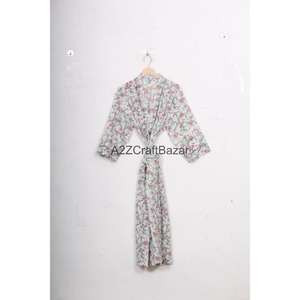 Camiseta de Mujer Hecha a Mano, 100% Algodón, Tejida, con Estampado Floral, Cuello en V, Cierre con Cordón, Manga Tres Cuartos, Transpirable - Product Image 4