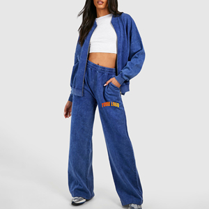 Ensemble de survêtement 2 pièces pour femme, automne, col roulé, coupe courte, effet délavé, motif lettres, grandes tailles, personnalisable avec logo - Product Image 1