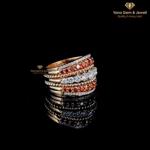 แหวนแต่งงานเพชรทรงกลมสีน้ำตาลอมส้มและสีขาว ผลิตด้วยเทคนิค CVD  ทองคำแท้ 14k สี D-E-F ความสะอาด VVS-VS น้ำหนัก 2.50 กะรัต - Product Image 3