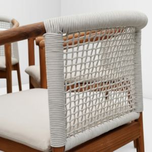 Silla de Exterior Moderna de Estilo Escandinavo, Madera Maciza, Respaldo de Red de Cuerda, Brazos Curvos, Patas Redondas Cónicas, para Patio, Jardín, Terraza, Venta al Por Mayor - Product Image 4