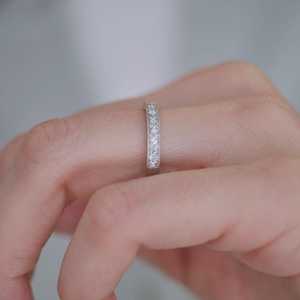 Anillo de Boda de Media Eternidad en Oro Sólido de 14K/18K con Diamantes Cultivados en Laboratorio, Corte Redondo y Cuadrado, Estilo Minimalista de Lujo para Uso Diario, 3 mm de Ancho - Product Image 4