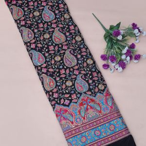 Tissu ethnique indien en crêpe léger, noir de jais, motif paon paisley, 54 pouces, avec accentuations de sequins scintillants - Product Image 4