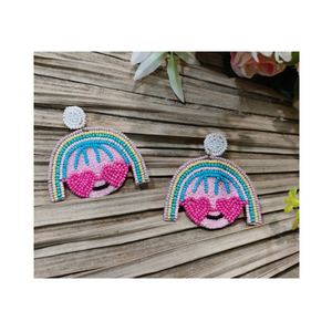 Pendientes con cuentas y adornos decorativos hechos a mano, joyería llamativa diseñada para un estilo étnico contemporáneo indo-occidental por MD HANDICRAFTS. - Product Image 1