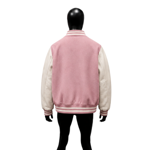 Chaqueta Varsity de Lana Rosa Claro Personalizada con Mangas en Contraste Blancas, Chaqueta Clásica de Béisbol para Hombre y Mujer, Venta al Por Mayor - Product Image 2