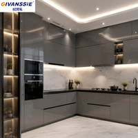Armoires de cuisine modulaires en bois de chêne massif avec finition brillante, portes en contreplaqué écologique et design moderne