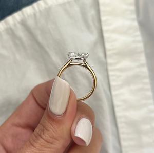 Anillo de Compromiso con Corte Alargado de 2 Quilates, Anillo Solitario Catedral de Oro de 14k, Oro Amarillo de Dos Tonos, Certificado IGI - Product Image 6