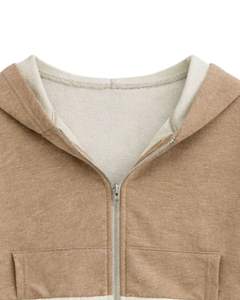 Sudadera con capucha corta para mujer, con cremallera, color marrón canela y bloques de color de felpa de algodón, estilo casual y urbano. - Product Image 5