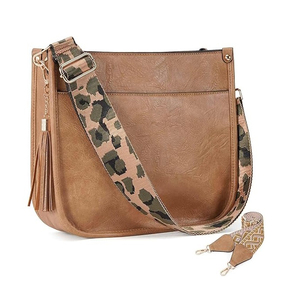 <span class=keywords><strong>Sac</strong></span> à <span class=keywords><strong>main</strong></span> hobo en PU pour <span class=keywords><strong>femme</strong></span> avec sangle camouflage et pompon décoratif, <span class=keywords><strong>sac</strong></span> bandoulière décontracté pour usage quotidien, fermeture à rabat réglable - Product Image 1
