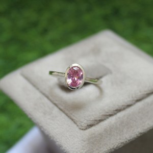 Bague de promesse ovale en saphir rose, argent sterling 925, faite à la main, style fiançailles, bijou élégant pierre de naissance pour femme, luxe - Product Image 4