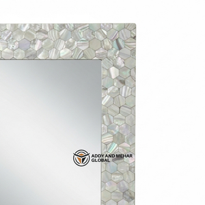 Espejo de Pared Cuadrado de Lujo con Incrustaciones de Madreperla, Espejo Decorativo Hecho a Mano con Incrustaciones de Conchas y Marco Geométrico Negro - Product Image 2