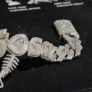 Pulsera de eslabones cubanos de moissanita VVS hecha a medida para hombre en plata 925 con letras SOSA, estilo hip hop, con incrustaciones de circonitas, a bajo precio. - Product Image 5