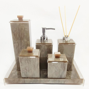 Juego de Accesorios de Baño de Resina Hechos a Mano con Efecto Resina, Juego de Regalo de Accesorios de Baño a Bajo Precio en India - Product Image 5