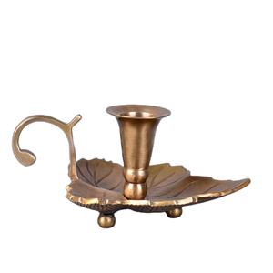 Bougeoir en laiton artisanal de luxe avec base en forme de feuille pour la décoration de la maison, la décoration d'hôtel, les décorations de Noël - Product Image 1