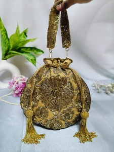Sac Potli en Lin Brodé Traditionnel pour Femme – Cadeau de Mariage, Saint-Valentin, Fête Nuptiale – Écologique, Durable, Tendance, en Nylon - Product Image 6