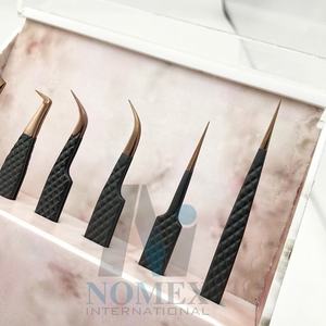 ชุดแหนบสำหรับขนตาสีดำแบบผงเคลือบพร้อมที่หนีบขนตาปลอมสีโรสโกลด์ - Product Image 1