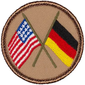 Patch brodé circulaire avec drapeaux croisés des États-Unis et d'Allemagne, appliqué thermocollant en tissu pour cadeaux - Product Image 1