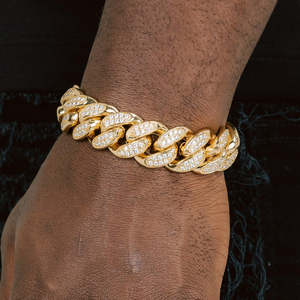 Bracelet cubain de luxe semi-serti de pierres |   Bracelet Miami Cuban en or plaqué 18 carats avec micro-pavé pour hommes - Product Image 4