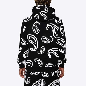 Sudadera con Capucha Negra para Hombre con Estampado Paisley Blanco, Corte Regular, Informal, de Algodón Tejido, Estilo Otoñal - Product Image 5