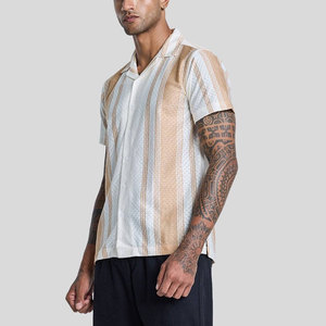 Chemises à col cubain pour hommes, style actuel, fabriquées en usine, en tissu uni teint et à séchage rapide. - Product Image 3
