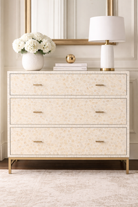 Buffet de luxe en bois massif crème avec 3 tiroirs et pieds dorés pour chambre, salle à manger, entrée ou console - Product Image 1