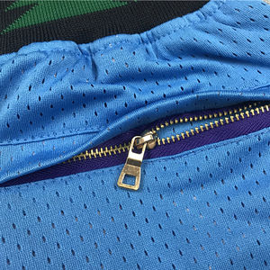 Shorts de basketball personnalisés pour hommes, coupe ajustée, noirs, avec logo graphique, en maille polyester, vente en gros - Product Image 5