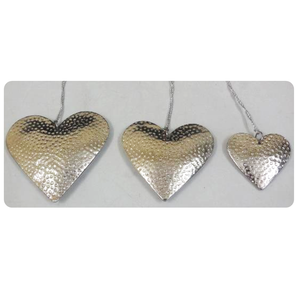 Adornos Colgantes de Corazones Navideños Metálicos Texturizados Hechos a Mano, Decorativos en Plata, Cobre y Oro, con Cuerdas, Ecológicos, para Fiestas y Bodas - Product Image 5