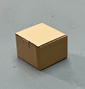 Boîte en carton ondulé pliable sur mesure, matériaux recyclés pour le commerce électronique, la vente au détail, les cosmétiques, l'électronique, les cadeaux, haute qualité - Product Image 1