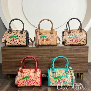 Nouveaux sacs de voyage élégants en cuir artisanal à motifs damier cerise, grande capacité, avec fermeture éclair, sacs bandoulière Speedy - Product Image 1