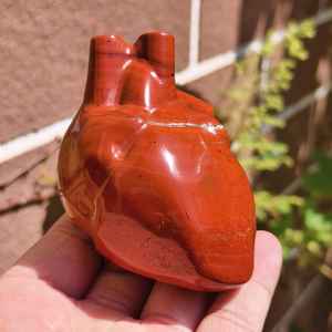 Figura de Corazón de Jaspe Rojo Tallada a Mano, Piedra de Cristal Curativa, Decoración Energética del Chakra Raíz, Regalo Espiritual para el Hogar u Oficina - Product Image 1