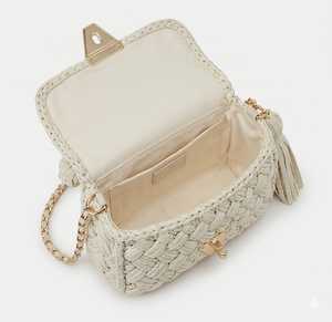 Sac en crochet pour femme au design élégant, 100% fait main, motif tressé, fermeture à rabat, fermoir en métal doré - Product Image 3