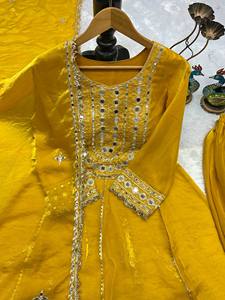 Ensemble Kurta Palazzo Dupatta en soie traditionnelle jaune moutarde pour femmes, avec travail miroir, pour mariage - Product Image 4