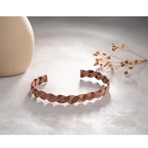 Brazalete de Cobre Trenzado Unisex para Bienestar, Brazalete de Cobre Trenzado de Primera Calidad, Joyería Sencilla para el Bienestar - Product Image 1