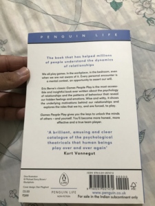 Jeux auxquels les gens jouent par Eric Berne, livre broché sur le comportement humain et les jeux mentaux - Product Image 3