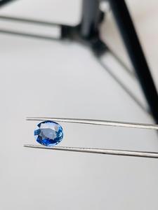 Zafiro Azul Natural de 2.32 ct, Gema de Calidad Exclusiva con un Brillo Excelente, Color Agradable, Hermosa Pieza para Cualquier Creación de Joyería - Product Image 4