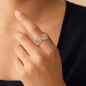 Anillo de Diamantes Infinity Sparkle, Oro Amarillo de 18K, Anillo de Diamantes Cruzados de Lujo para Mujer, Corte Brillante Redondo, Diseño Floral - Product Image 2