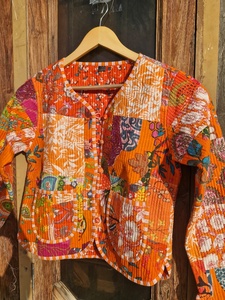 Chaqueta Bomber Reversible Acolchada de Algodón para Mujer, Hecha a Mano, Estilo Boho Casual, Ecológica, con Capucha y Estampado Animal, Venta al Por Mayor - Product Image 5
