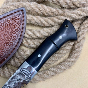 Cuchillo Bowie Personalizable de Acero Inoxidable Forjado de Grado Industrial con Patrón de Diamante Tallado, Multifuncional y Afilado, OEM - Product Image 5