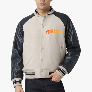 Blouson universitaire pour homme avec manches en cuir PU, corps beige, fermeture boutonnée, style décontracté universitaire, logo imprimé sur le devant, idéal pour l'automne - Product Image 4