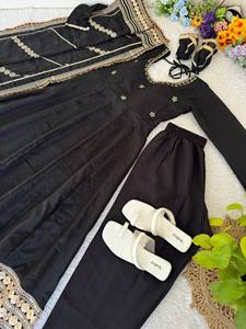 Conjunto de Traje de Satén de Diseñador con Dupatta, Acabado en Seda, Vestido Anarkali para Fiesta, Conjunto de Vestido Anarkali de Satén de Seda Premium - Product Image 4