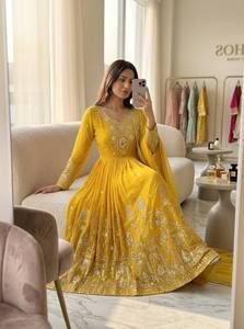 Robe Anarkali jaune brodée en polyester avec dupatta, longueur ras du sol, tenue traditionnelle indienne et pakistanaise pour femmes, robe de mariage - Product Image 3